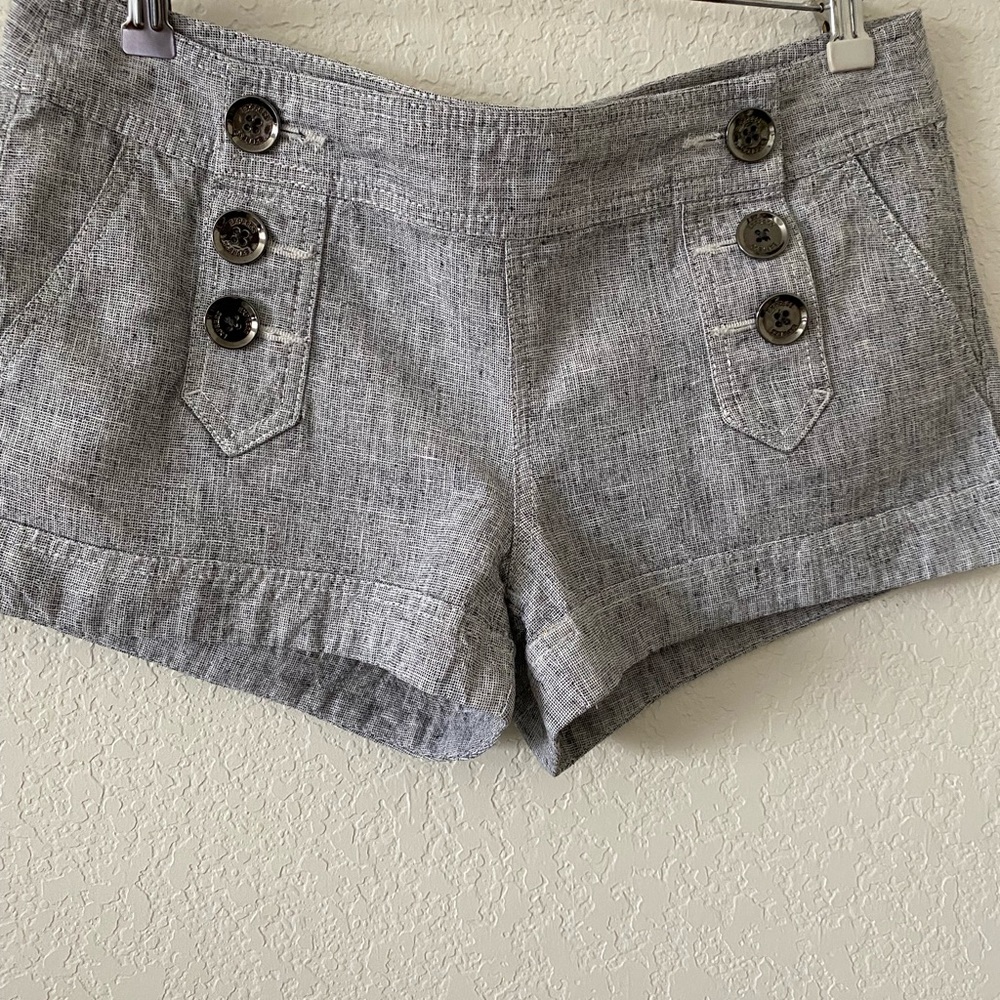 Adorable Express Sailor Shorts. Size 6 . Like  new.